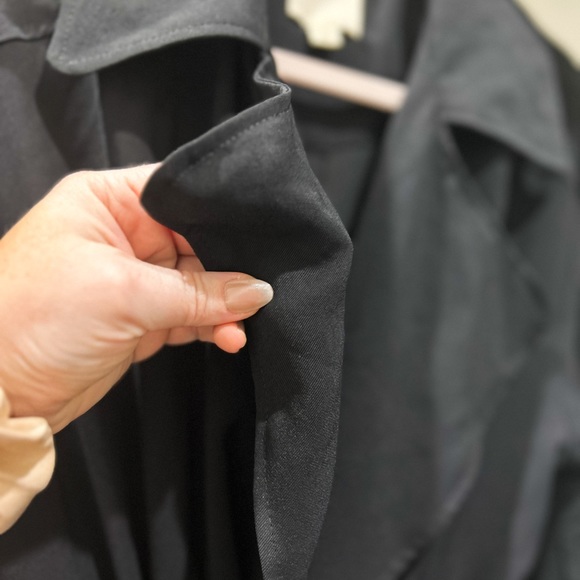 L/XL LIGHT WEIGHT black jacket, soft canvas w/ drawstring waist.TGLA Francesca’s - Picture 5 of 7